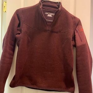 Women’s Arcteryx Fleece Pullover - 1/4 zip, burgundy/raisin, Size Small